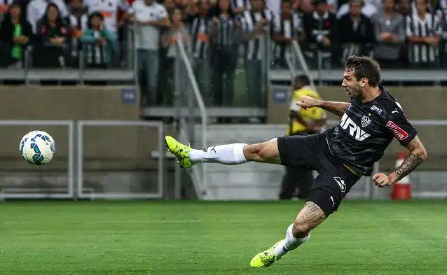 Lucas-Pratto-Futebol-Latino-30-07