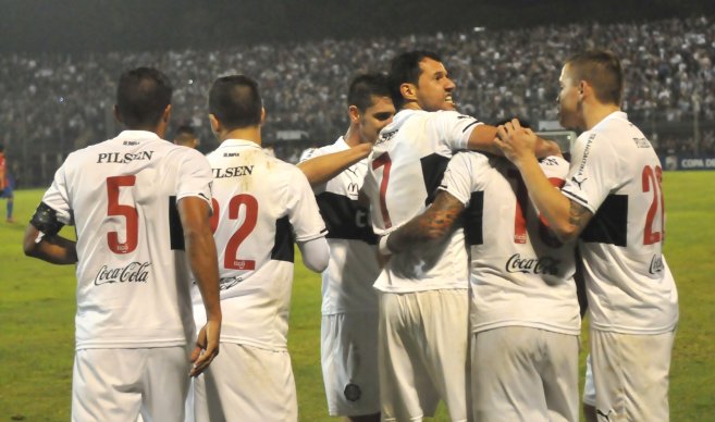 Olimpia-ponta-Clausura-Futebol-Latino-17-08