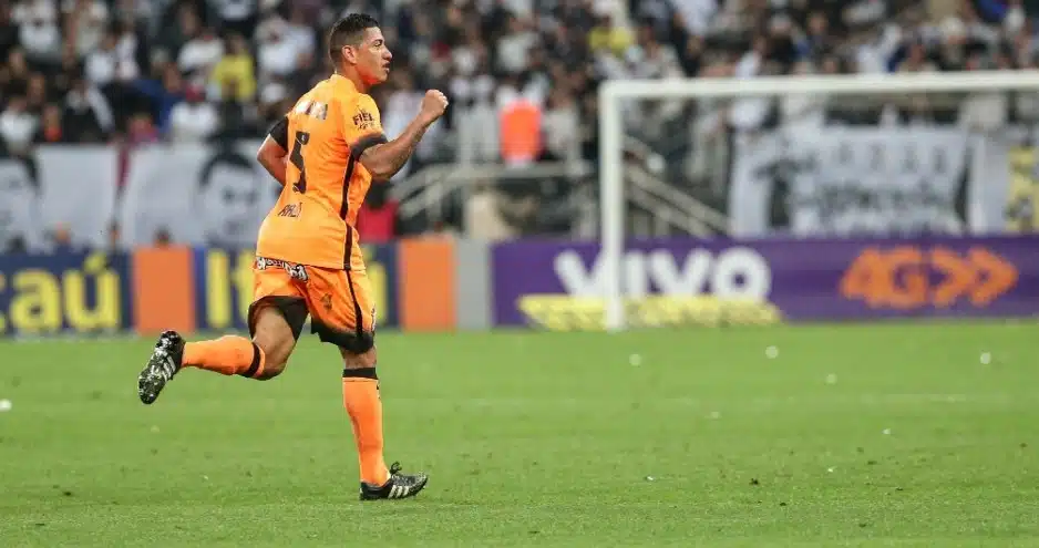 Corinthians-alaranjado-liderança-Futebol-Latino-03-09