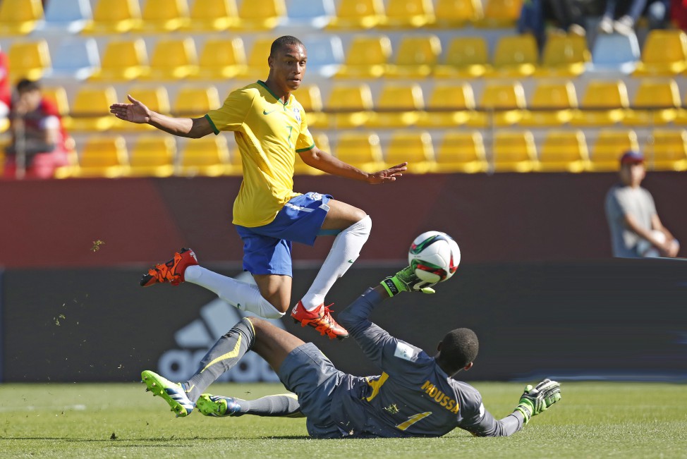 Brasil-problemas-defensivos-vence-Guiné-Copa-do-Mundo-Sub-17-Futebol-Latino-23-10