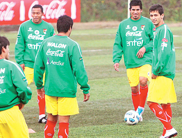 Bolívia-início-trabalhos-Eliminatórias-Venezuela-Paraguai-Futebol-Latino-03-11