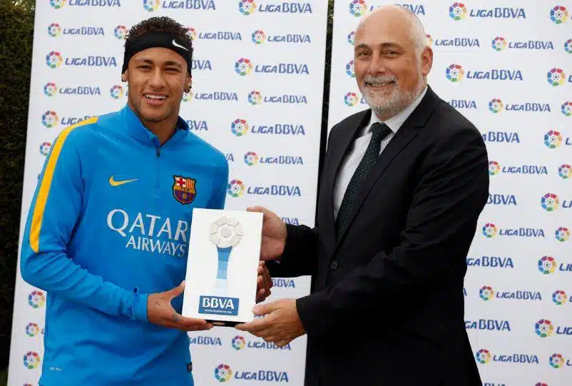 Neymar-premiado-mês-novembro-Futebol-Latino-08-12