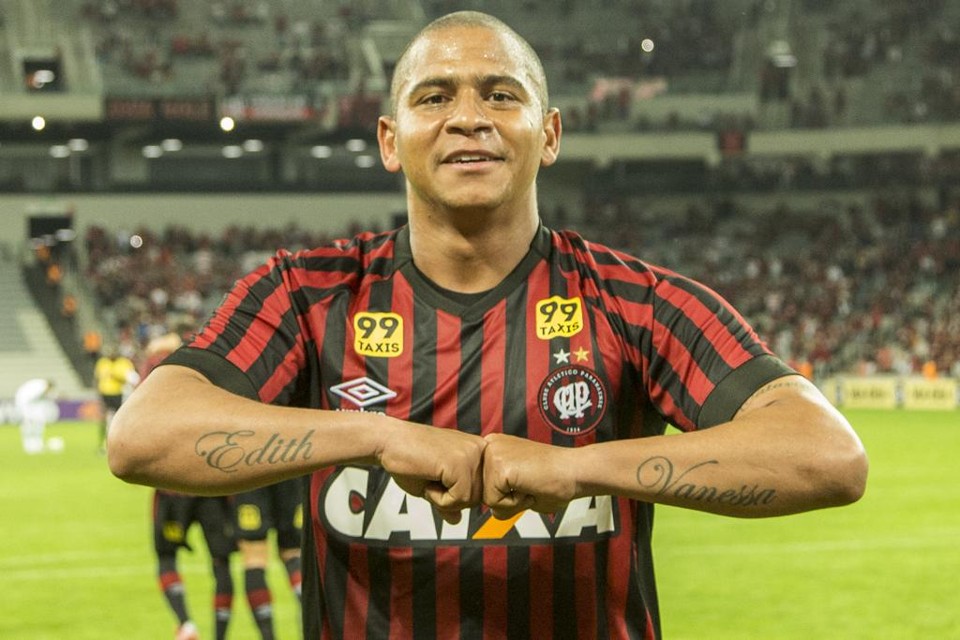 Walter-chega-a-Recife-reforço-Sport-Futebol-Latino-05-01