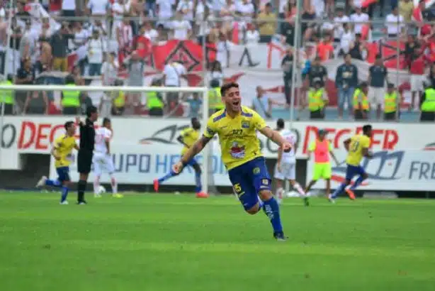 Delfín-Fuerza-Amarilla-quebram-prgonósticos-Equador-Futebol-Latino-28-02