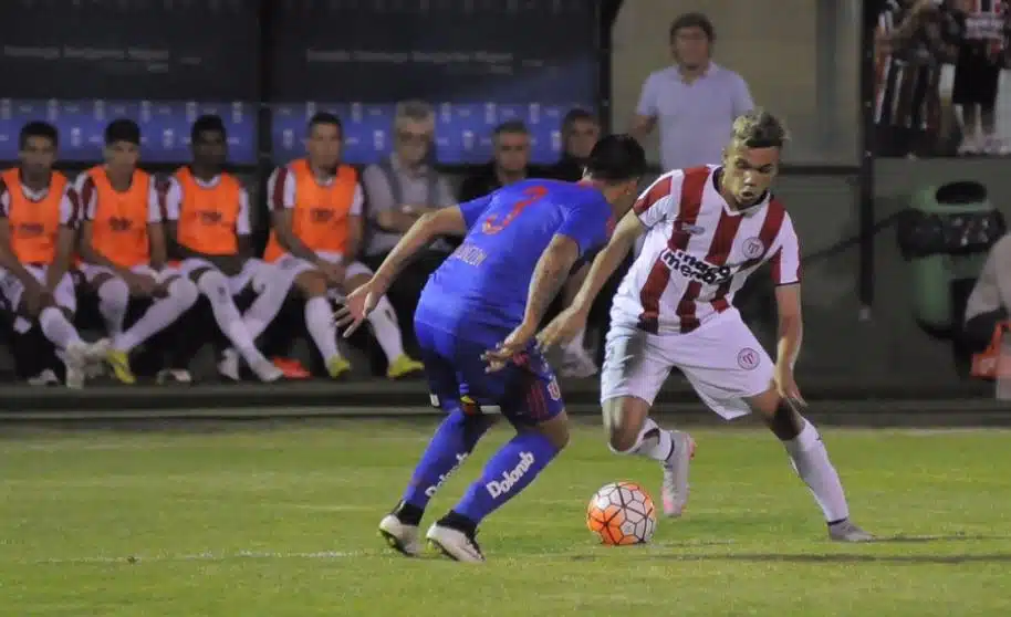 River-Plate-disciplinado-vence-La-U-Futebol-Latino-03-02
