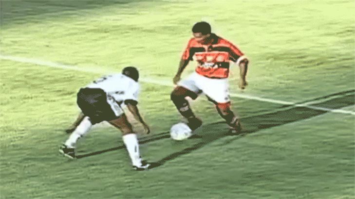 Romário-gol-antológico-elástico-Amaral-17-anos-Futebol-Latino-07-02