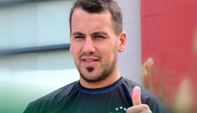 fuerza-amarilla-sem-estadio-ldu-portoviejo-sem-quatro-jogadores-Futebol-Latino-26-04