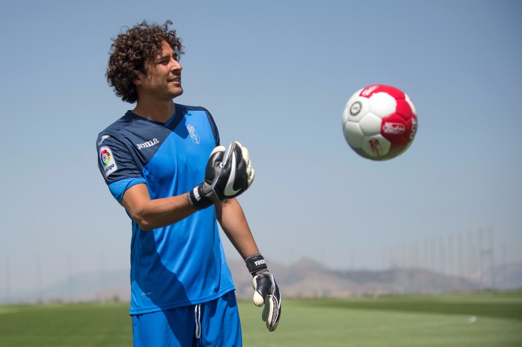 ochoa-partida-excepcional-empate-granada-espanhol-Futebol-Latino-10-12