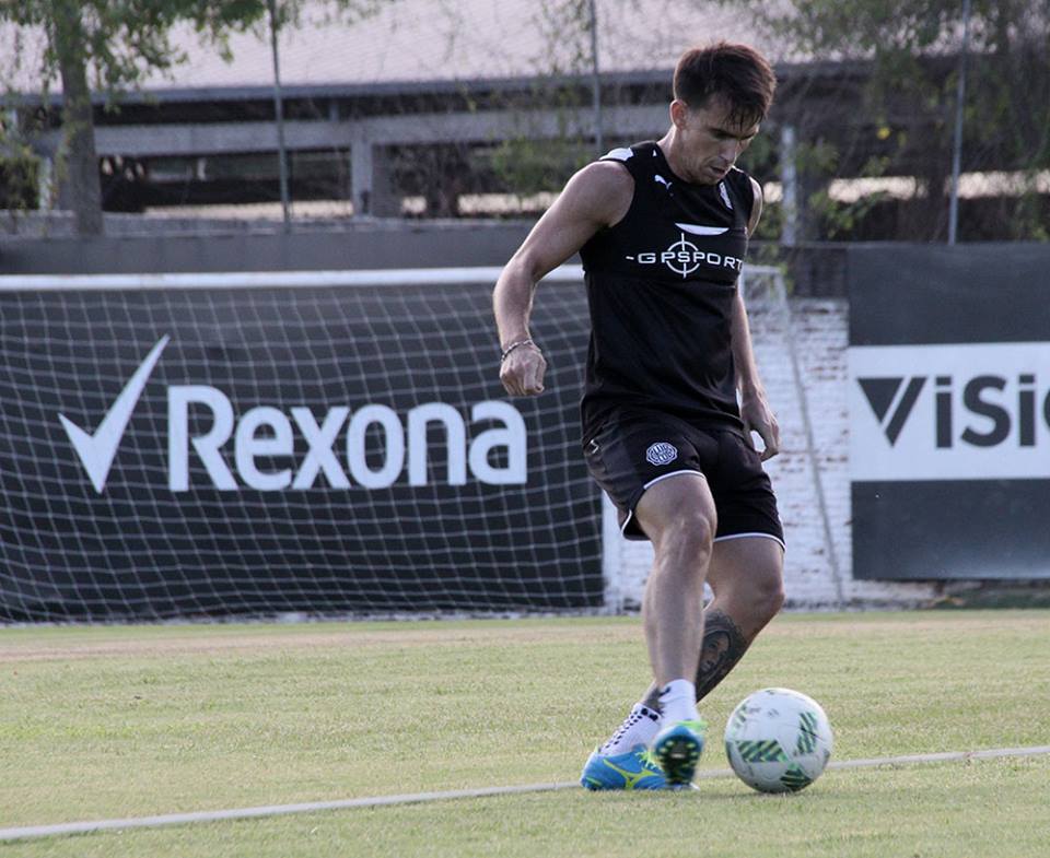 atacante-argentino-volta-america-do-sul-defender-olimpia-Futebol-Latino-23-01