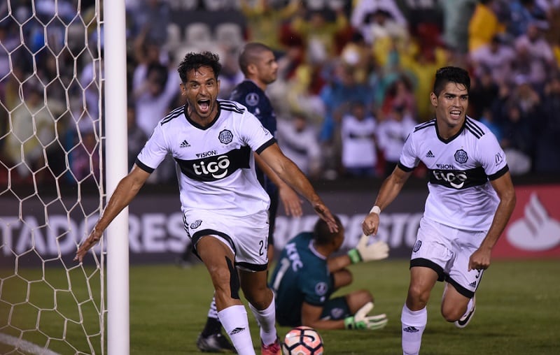 atacante-roque-santa-cruz-garante-continuidade-no-olimpia-Futebol-Latino-17-06