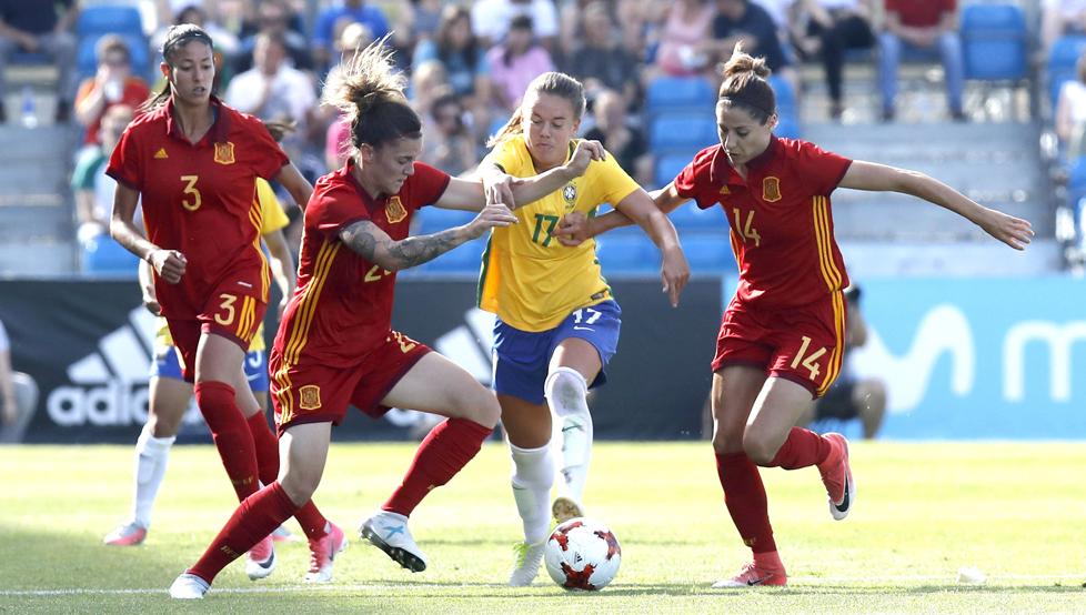 em-amistoso-feminino-deu-brasil-diante-da-espanha-em-madri-Futebol-Latino-11-06