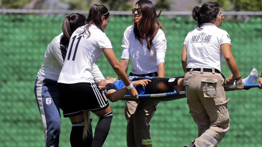 jogadora-convulsiona-em-primeiro-campeonato-nacional-feminino-no-mexico-Futebol-Latino-29-07