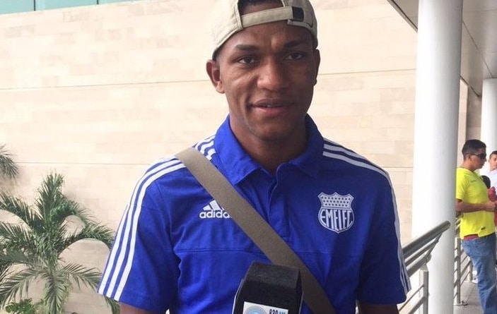 atacante-do-emelec-abafa-polemica-sobre-posicionamento-Futebol-Latino-03-08