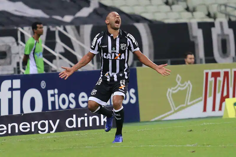ceara-crb-entrarao-campo-amanha-pensando-vaga-na-serie-Futebol-Latino-18-08