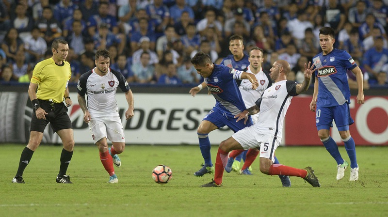 meia-do-emelec-usa-palavras-fortes-para-duelo-contra-o-san-lorenzo-Futebol-Latino-10-08