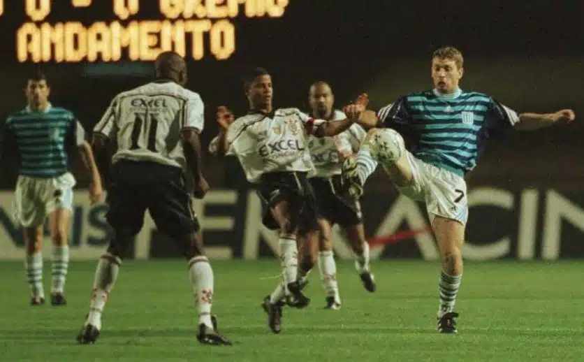 relembre-os-ultimos-encontros-adversarios-na-sul-americana-parte-2-Futebol-Latino-13-09