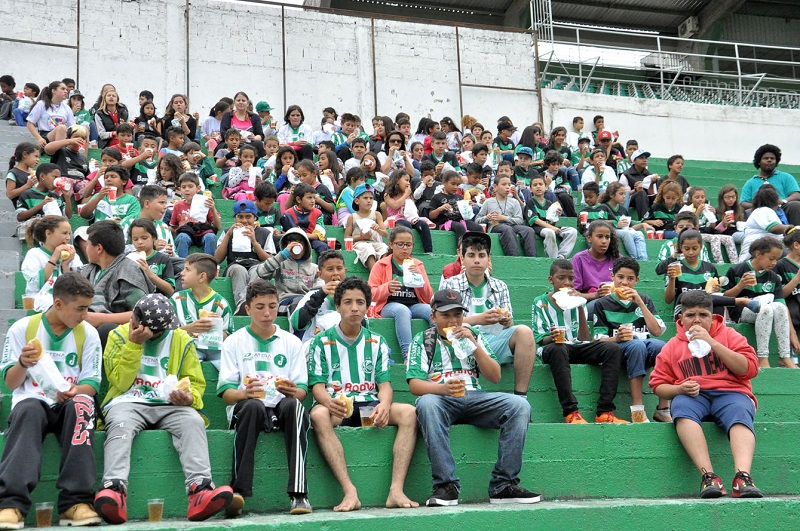 juventude-mostra-apoio-importante-projeto-social-caxias-do-sul-Futebol-Latino-10-10