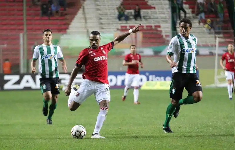 olhando-baixo-brasil-pelotas-recebe-vice-lider-da-serie-b-Futebol-Latino-16-10