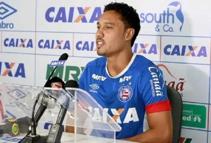 atacante-do-bahia-dedica-gol-esposa-e-opina-foi-penalti-Futebol-Latino-05-11