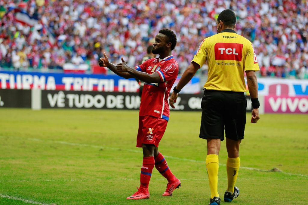 bahia-vence-a-ponte-preta-e-vence-jogo-importante-para-fugir-do-z4-Futebol-Latino-05-11