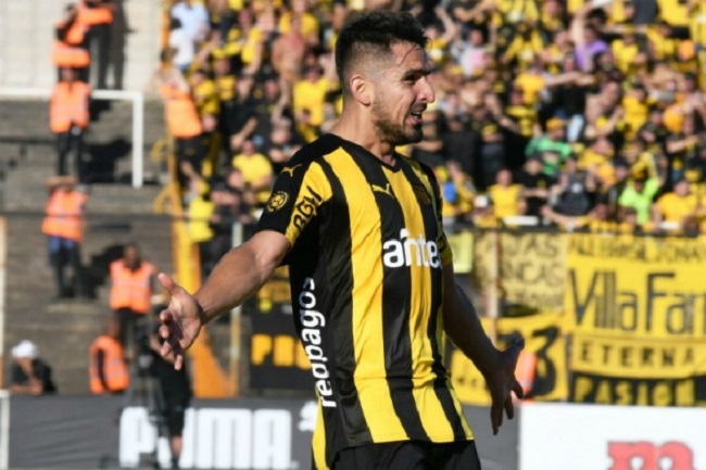 cerro-nao-segura-penarol-e-carbonero-fica-com-o-titulo-do-clausura-Futebol-Latino-25-11