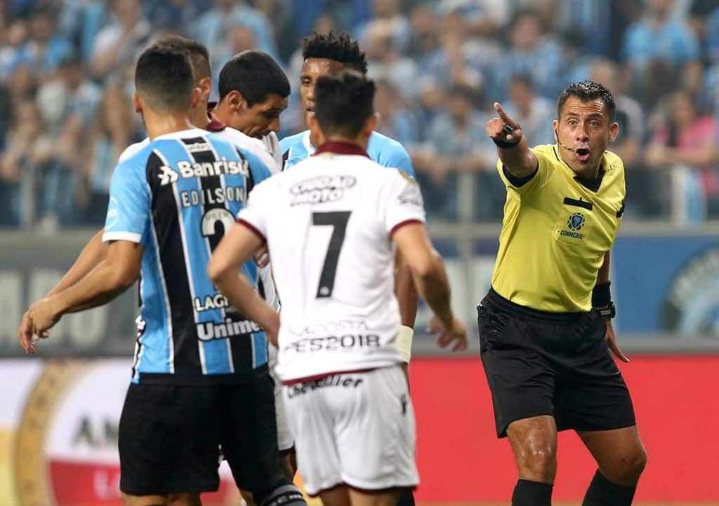 em-nota-gremio-informa-medida-tomada-junto-conmebol-Futebol-Latino-24-11