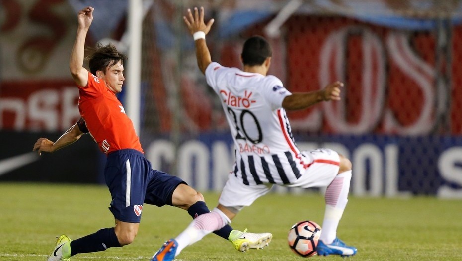 paralisacao-na-argentina-pode-ameacar-transmissao-de-independiente-x-libertad-Futebol-Latino-28-11