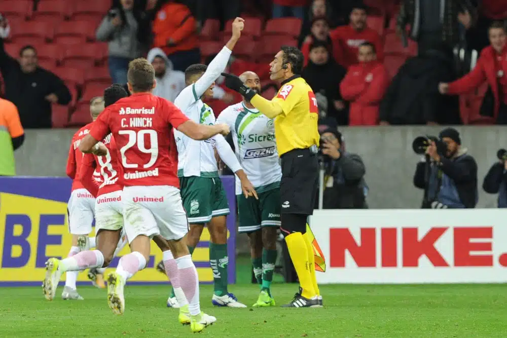 sem-tempo-de-lamentar-inter-visita-luverdense-no-mt-Futebol-Latino-05-11