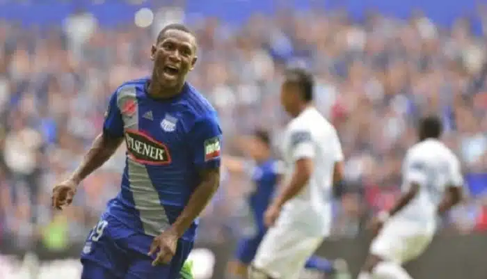 emelec-se-garante-na-final-do-equatoriano-Futebol-Latino-04-12