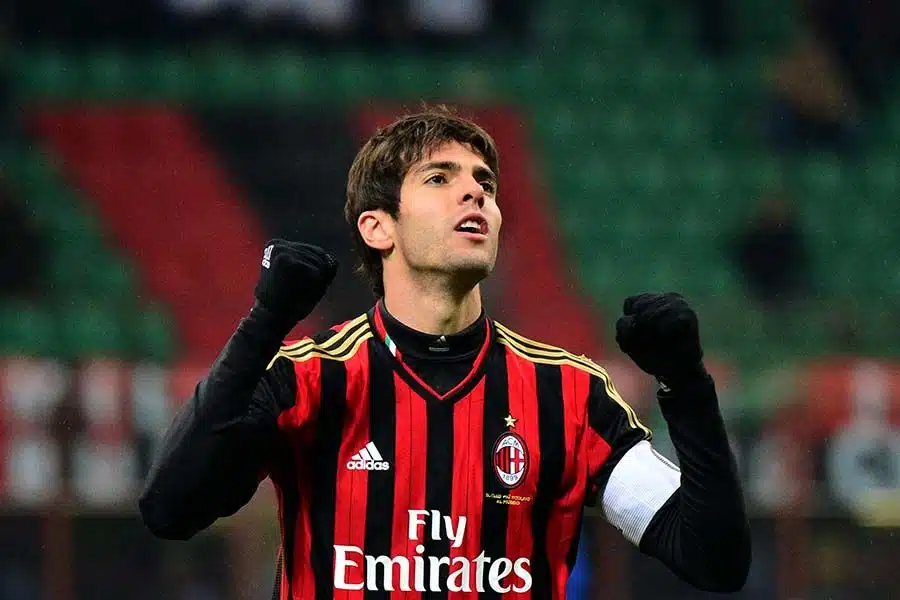 eleicao-de-jornal-italiano-tem-kaka-entre-os-maiores-da-historia-do-milan-Futebol-Latino-29-01