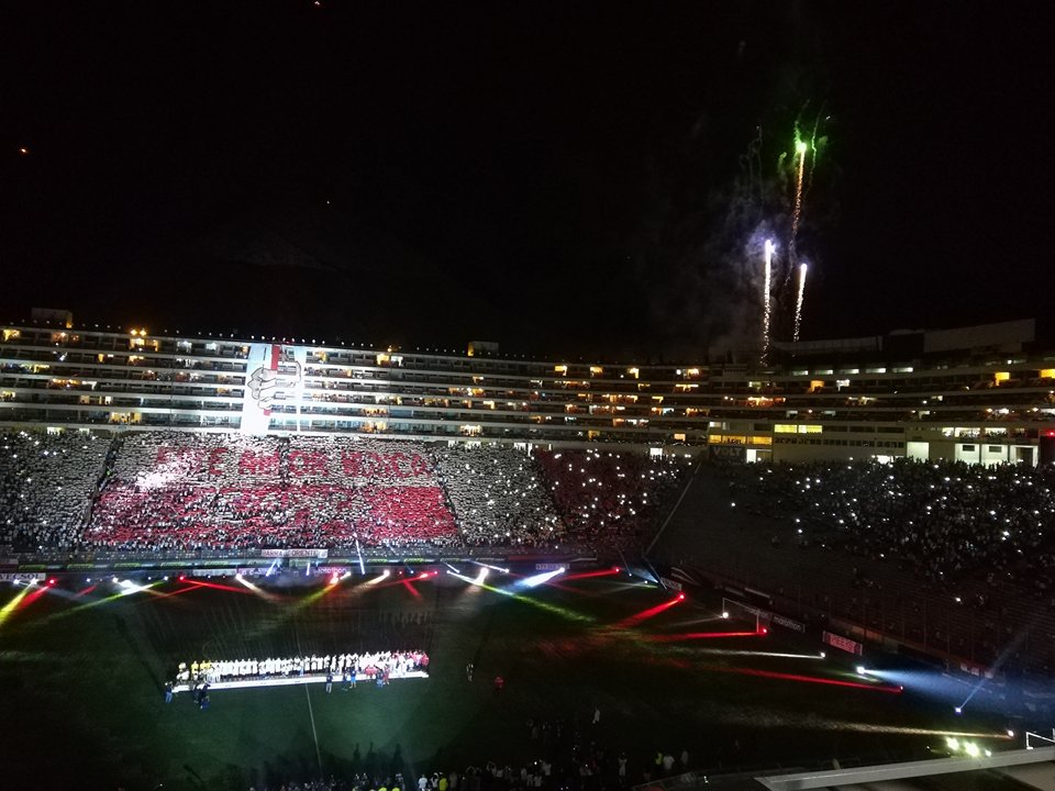 torcida-do-universitario-nao-consegue-organizar-mosaico-na-noche-crema-Futebol-Latino-18-01