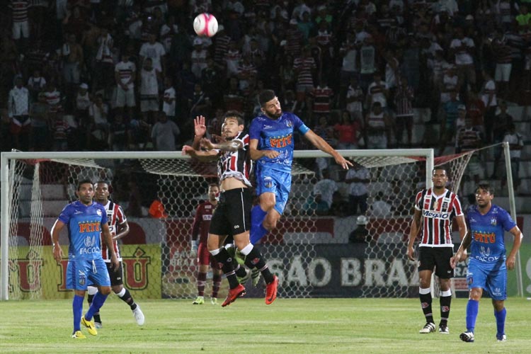 tudo-igual-para-santa-cruz-e-vitoria-das-tabocas-em-pernambuco-Futebol-Latino-18-01