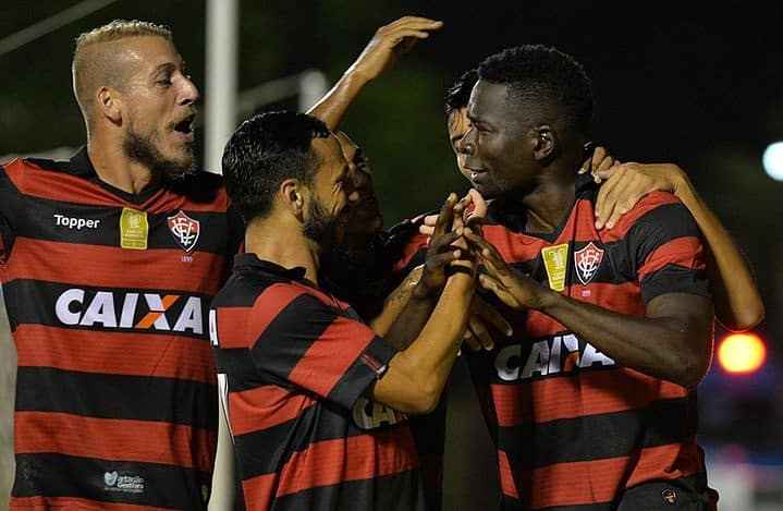 em-noite-de-artilheiro-kanu-assume-ja-estava-ansioso-e-atras-deste-gol-Futebol-Latino-02-02
