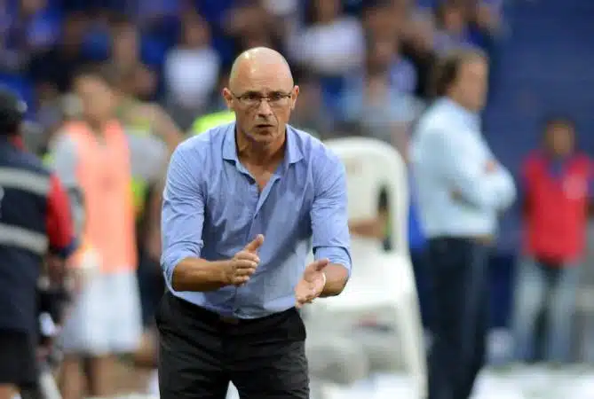 tecnico-do-emelec-cobra-intensidade-da-equipe-independente-do-resultado-Futebol-Latino-12-03