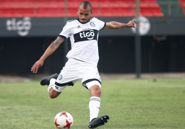 lateral-do-olimpia-renova-contrato-por-duas-temporadas-Futebol-Latino-08-04