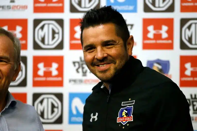 novo-tecnico-do-colo-colo-conta-curiosa-historia-em-apresentacao-Futebol-Latino-25-04