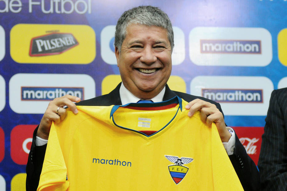 novo-tecnico-do-equador-discorda-em-classificar-tecnicos-como-desatualizados-Futebol-Latino-02-08