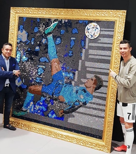 artista-colombiano-faz-quadro-com-bicicleta-de-cristiano-ronaldo-Futebol-Latino-19-12