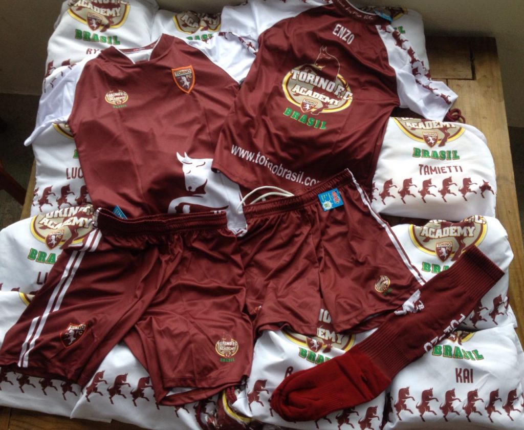 camp-de-clube-europeu-oferece-como-premio-viagem-e-periodo-de-treinos-Futebol-Latino-12-12