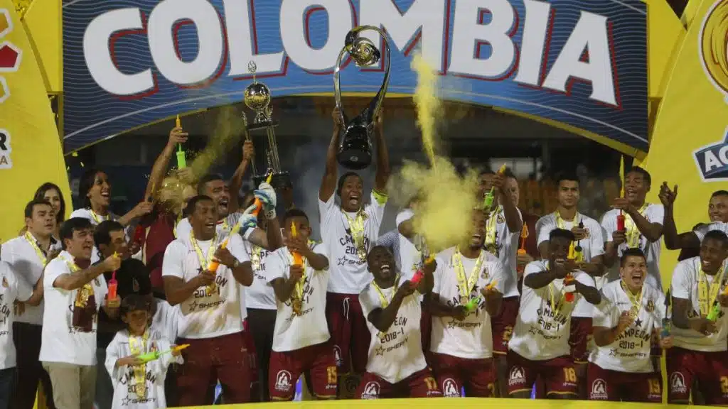 retro-fl-tolima-derruba-favorito-e-junior-se-recupera-de-trauma-continental-Futebol-Latino-27-12