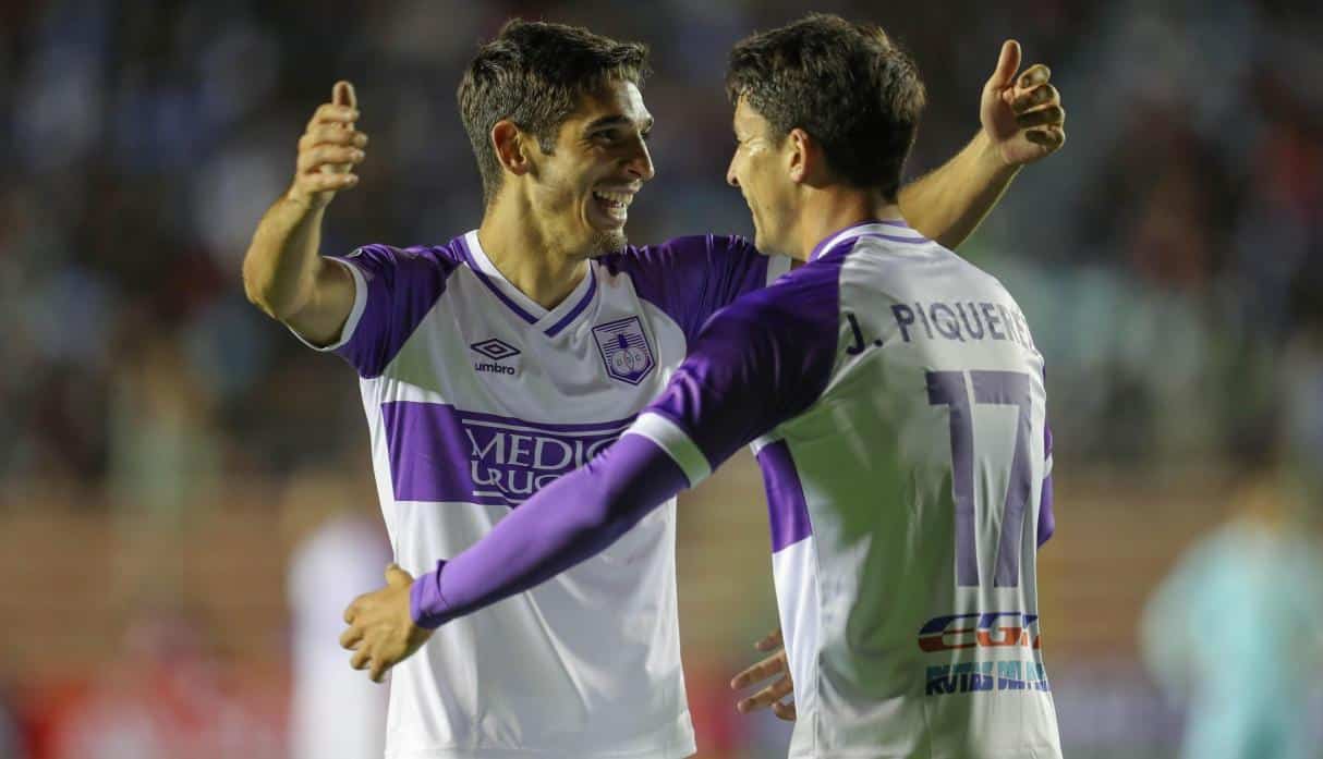 bem-perto-da-proxima-fase-defensor-recebe-bolivar-na-pre-libertadores-Futebol-Latino-29-01