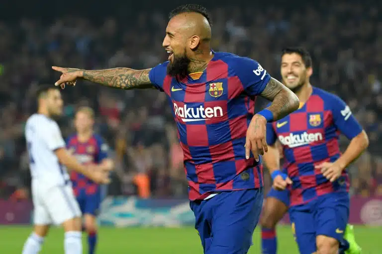 vidal-fala-de-maneira-taxativa-sobre-permanencia-no-barcelona-Futebol-Latino-29-11
