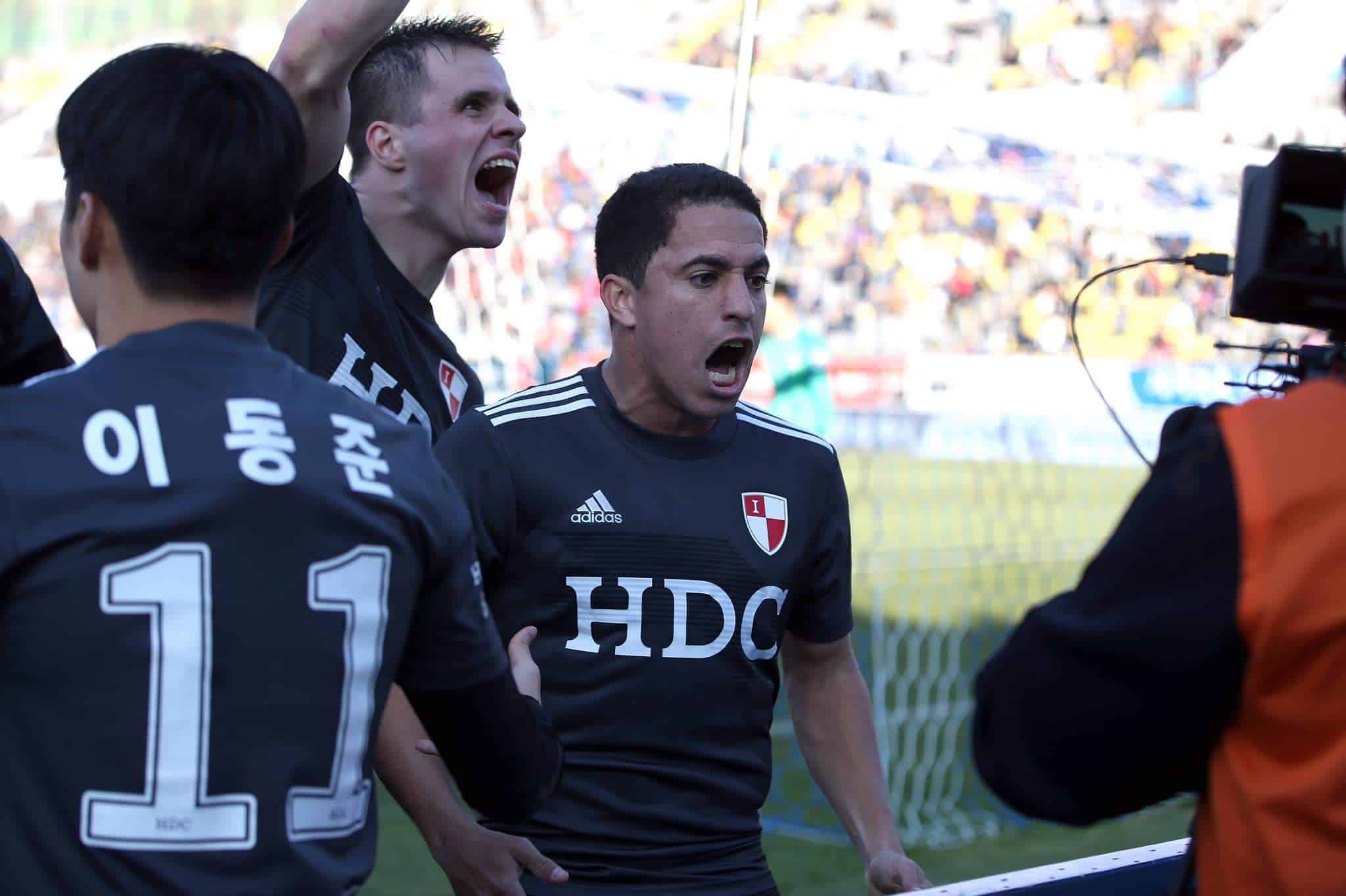 Romulo Busan I Park Futebol Latino Lance 09-12