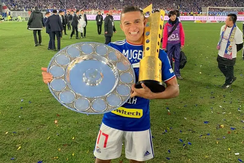 time-de-erik-no-japao-confirma-titulo-da-j-league-encerrando-jejum-Futebol-Latino-07-12