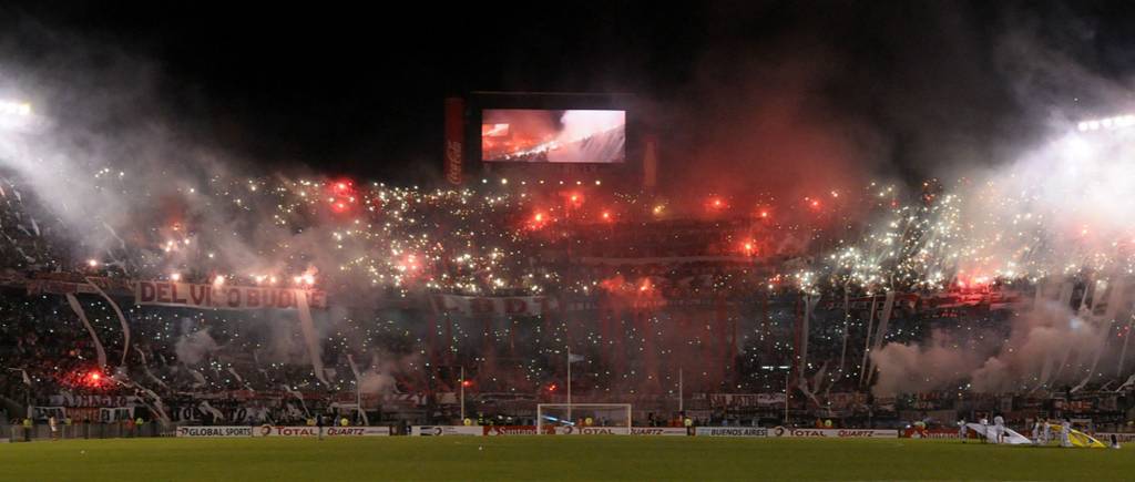 torcedor-do-river-plate-promete-festa-memoravel-no-monumental-de-nunez-Futebol-Latino-29-02