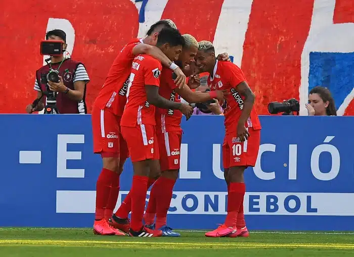 Universidad Catolica America de Cali Libertadores Futebol Latino Lance 10-03