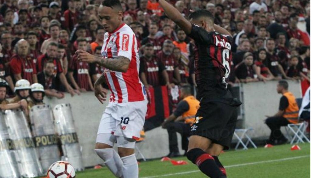 meia-revela-sonhar-com-penalti-perdido-em-final-da-sul-americana-Futebol-Latino-04-04
