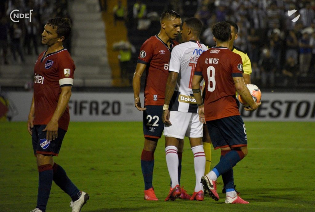 com-suspensao-de-servicos-jogador-uruguaio-espera-por-cirurgia-desde-marco-Futebol-Latino-20-05