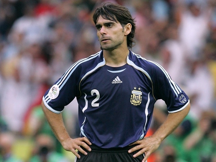 ex-jogador-argentino-descarta-fazer-comparacao-entre-maradona-e-messi-Futebol-Latino-03-05