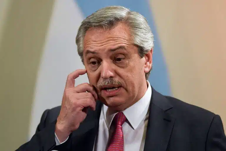 presidente-da-argentina-irrita-torcedores-de-grande-clube-com-comentario-Futebol-Latino-10-05